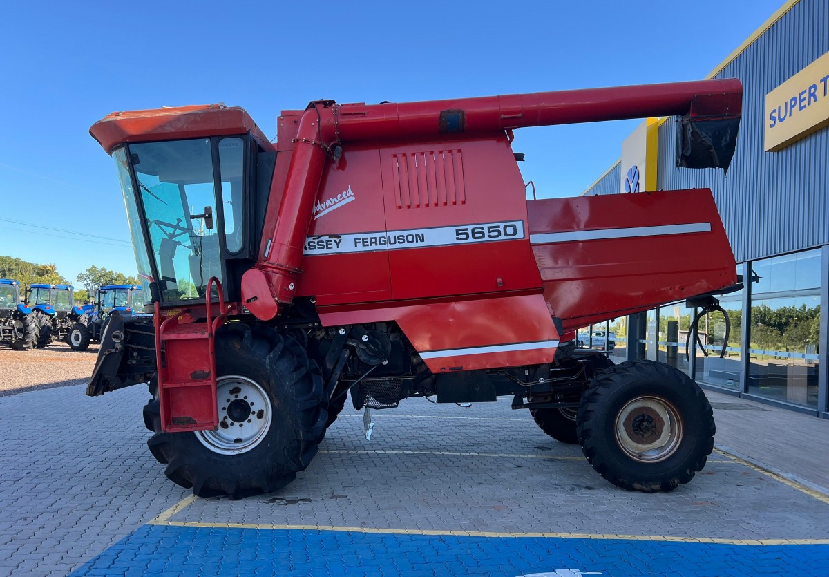 COLHEITADEIRA, 5650, PL18 rígida - Marca: MASSEY FERGUSON - Super
