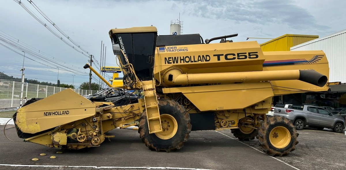 COLHEITADEIRA, TC55, PL15 rígida - Marca: NEW HOLLAND - Super Tratores