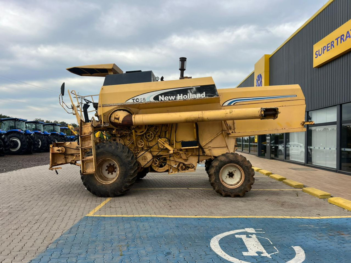 COLHEITADEIRA, TC55, PL18 rígida - Marca: NEW HOLLAND - Super Tratores